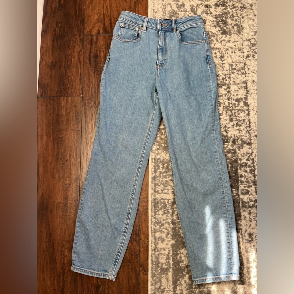 ASOS Women’s Straight Light Wash Jeans size 26/28 P